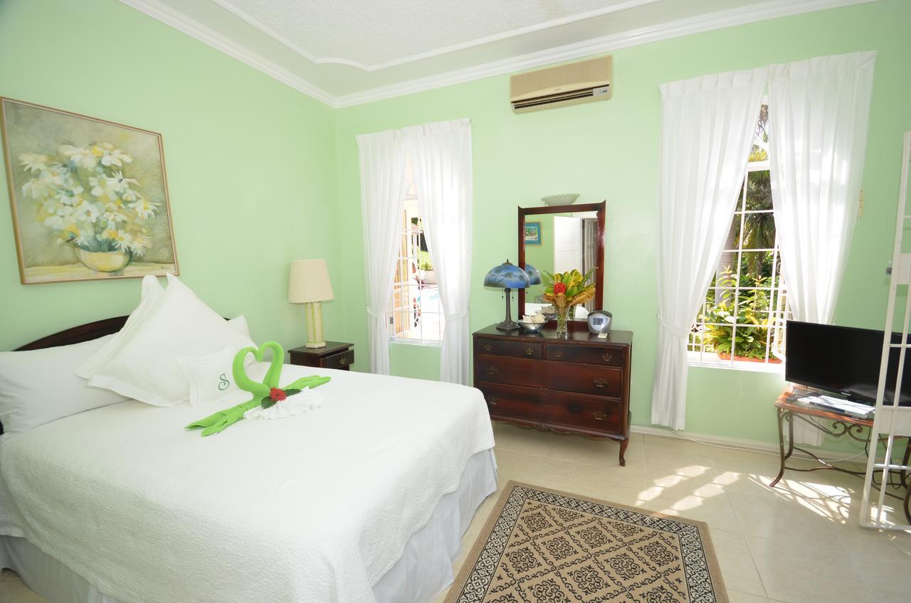 Summerhill Four Bedroom Villa Teluk Montego Bagian luar foto